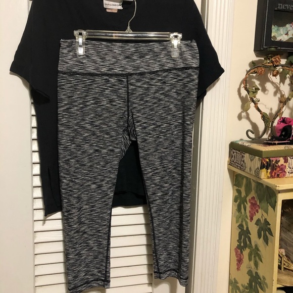 20 Degree Yoga Workout Leggings - Picture 6 of 7